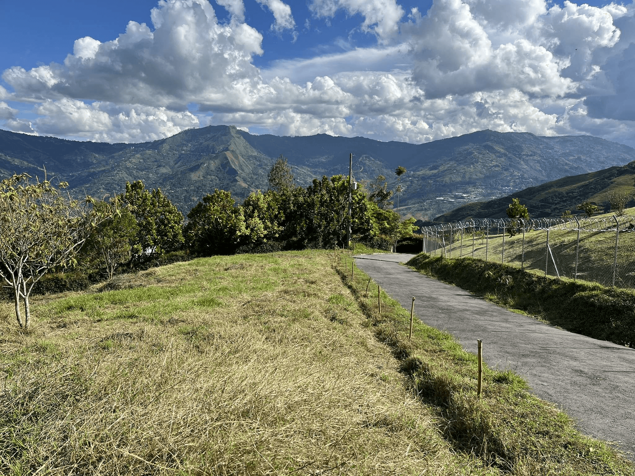 Imagen 4 de la propiedad Lote 66 en venta en la vereda Santana,Copacabana